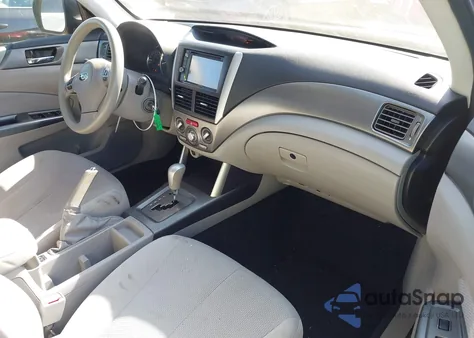 2011 Subaru Forester 2.5X Premium из США, поврежденный, VIN JF2SHBDC4BH736124